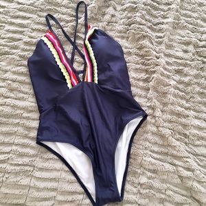 NWT Cupshe one piece bathing suit